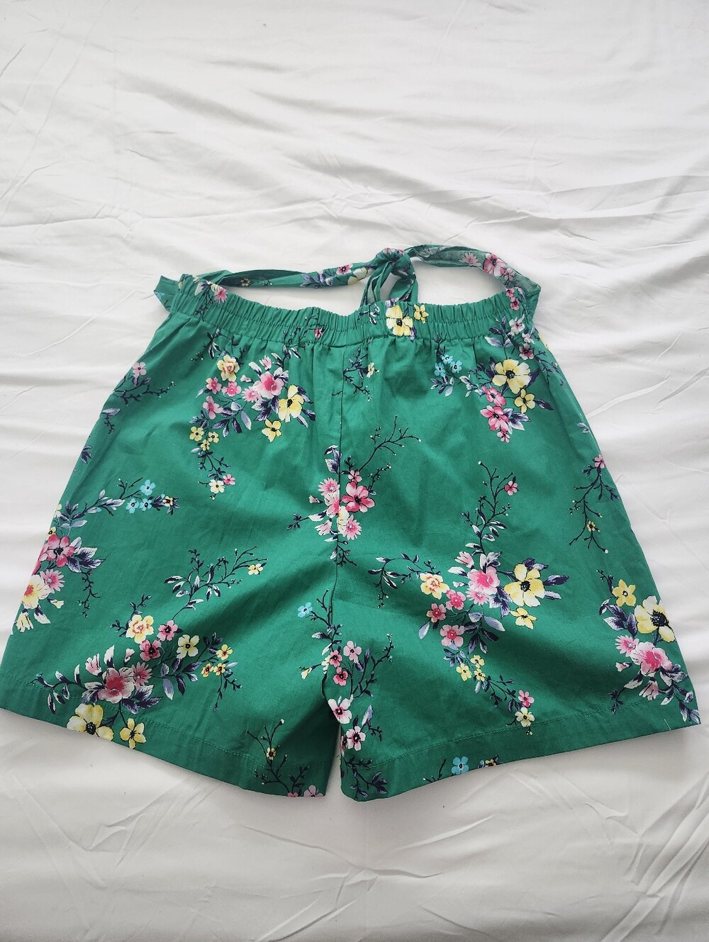 Women’s Green Floral Tie-Waist Shorts